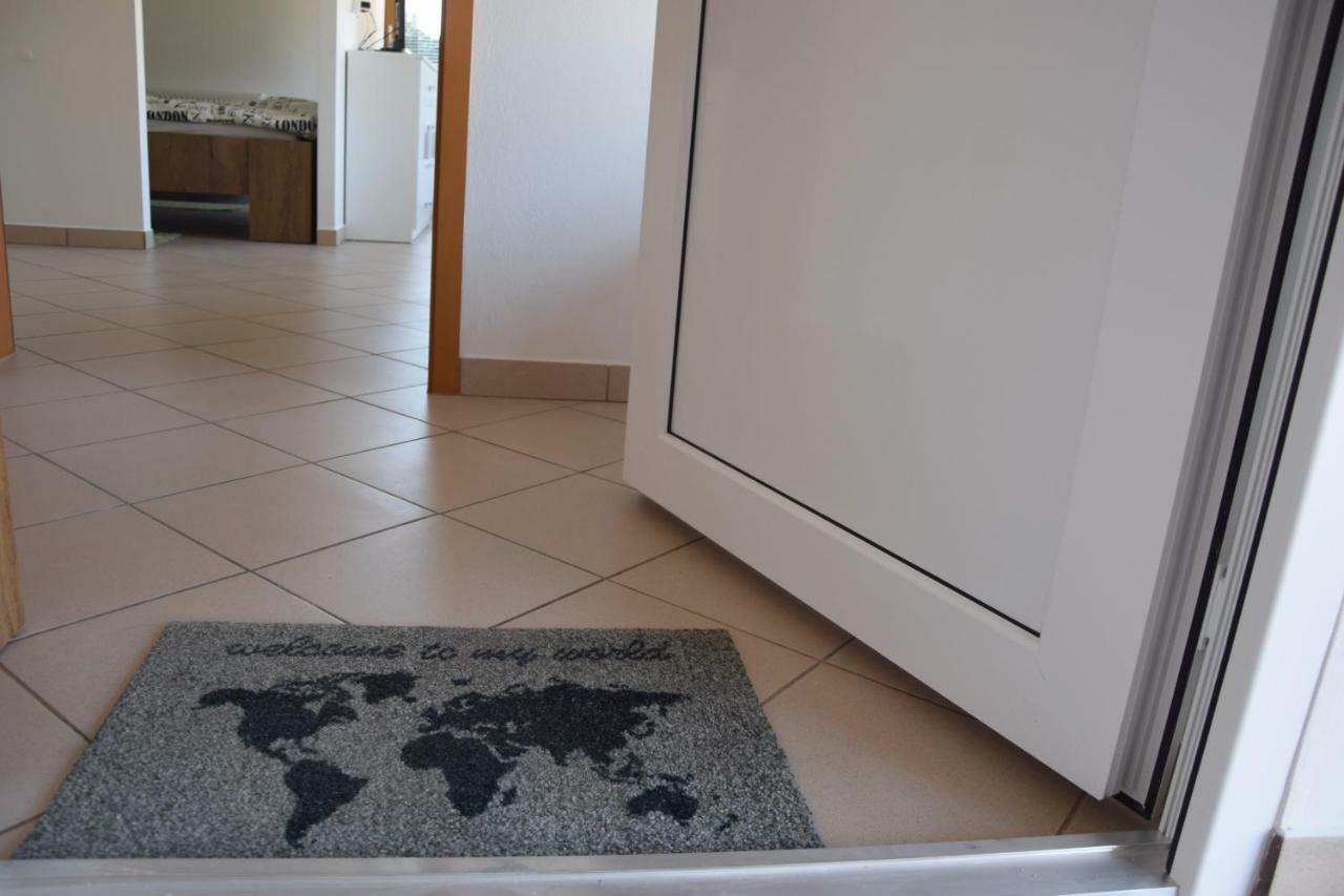 Comfy And Bright Apartment Kranj Exterior foto